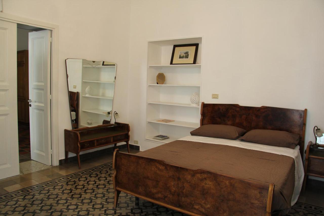 Casa Vacanza Icaros, Ortigia Hictoric Center, 200 Mt From The Beach Szirakúza Kültér fotó