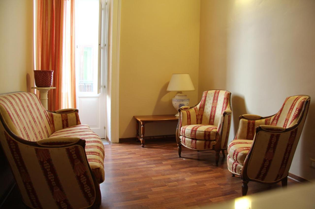 Casa Vacanza Icaros, Ortigia Hictoric Center, 200 Mt From The Beach Szirakúza Kültér fotó