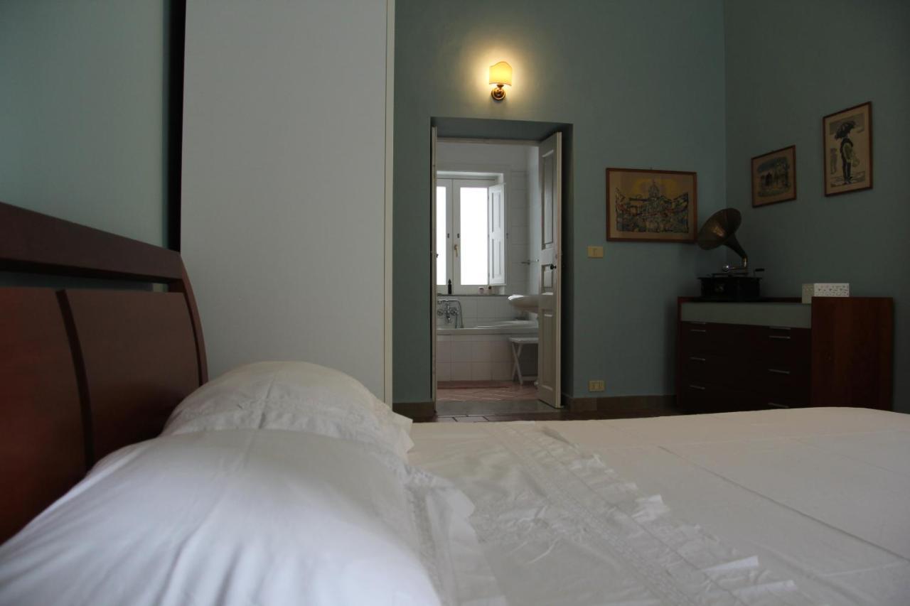 Casa Vacanza Icaros, Ortigia Hictoric Center, 200 Mt From The Beach Szirakúza Kültér fotó