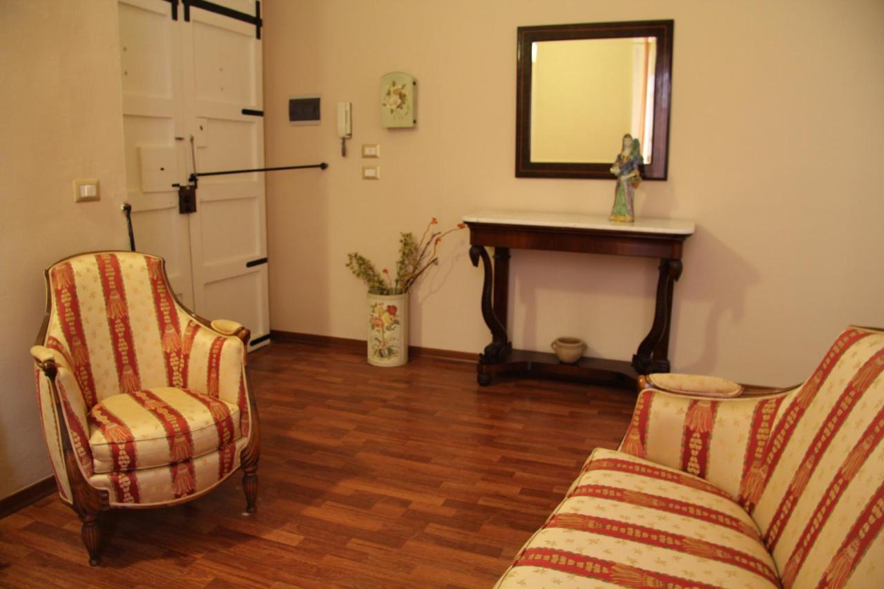 Casa Vacanza Icaros, Ortigia Hictoric Center, 200 Mt From The Beach Szirakúza Kültér fotó